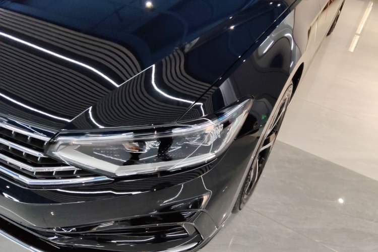 Used Volkswagen Magotan 2026 30 Million Vehicles Selected Model 380TSI DSG Luxury Edition
