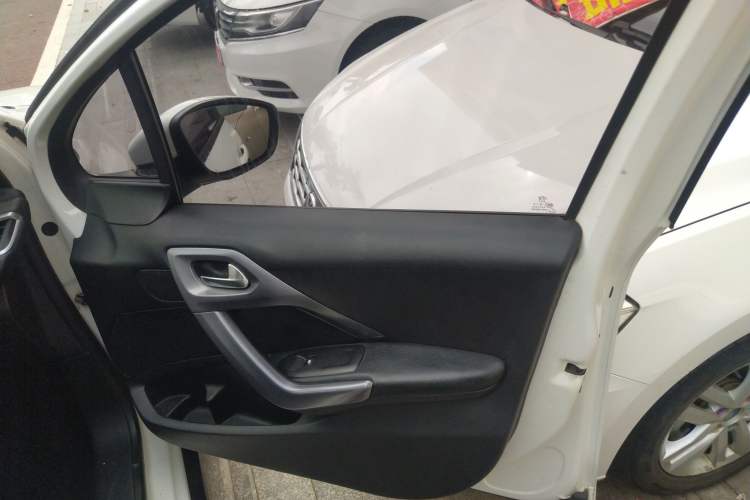 Used Peugeot 2008 2014 1.6L Automatic Trend Edition
