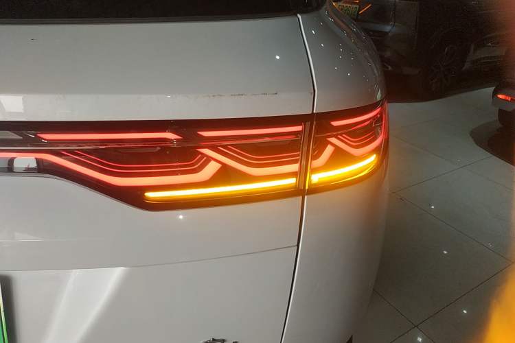 Used BYD Song L DM-i 2024 160 km Excellence Version
