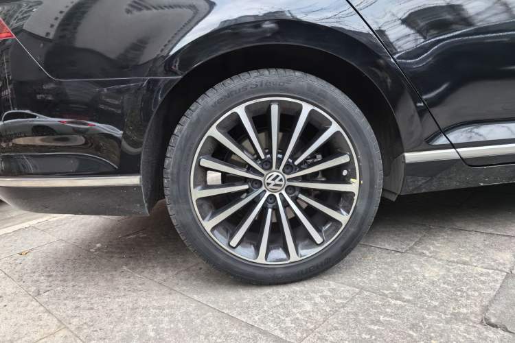 Used Volkswagen Magotan 2017 330TSI DSG Luxury Model
