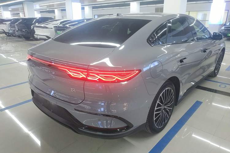 Used BYD Han 2025 EV Intelligent Driving Edition 701KM LiDAR Flagship Model
