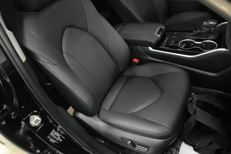 Used Toyota Highlander 2022 Dual-Engine 2.5L Four-Wheel Drive Prestige Version 7 Seats