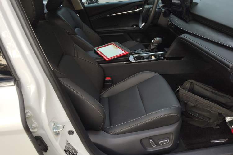 Used Toyota Camry 2024 Dual-Motor 2.0 HGVP Luxury Edition
