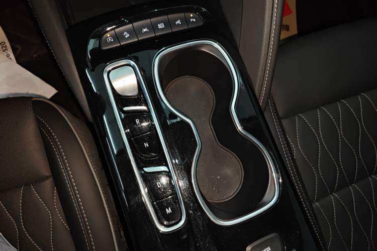 Used Buick Envision 2023 Encore Plus Avenir Aivia 5-Seater Edition
