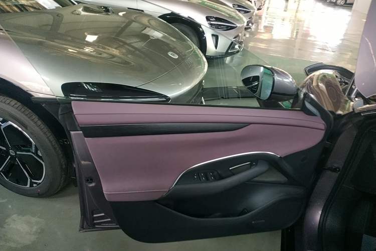 Used  SU7 2024 Rear-Drive Long-Range Intelligent Driving Version
