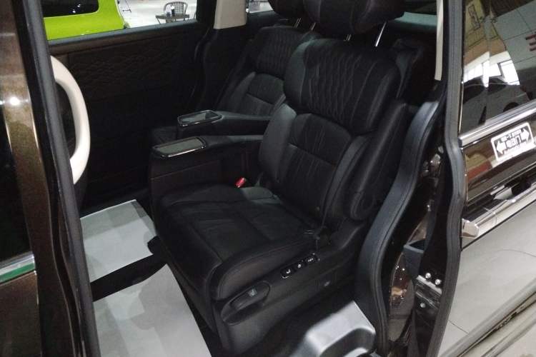 Used Honda Elysion 2024 2.0L eHEV Luxury Edition