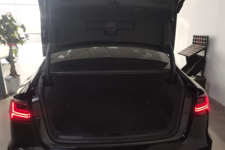 Used Audi A6L 2018 30th Anniversary Edition 35 TFSI Fashion Model