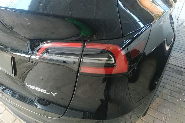 Used Tesla Model Y 2023 Rear-Wheel-Drive Version
