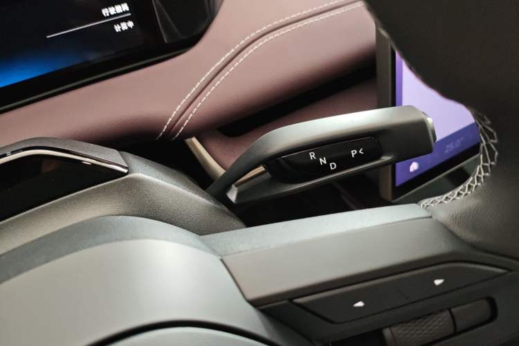 Used  SU7 2024 Rear-Drive Long-Range Intelligent Driving Version
