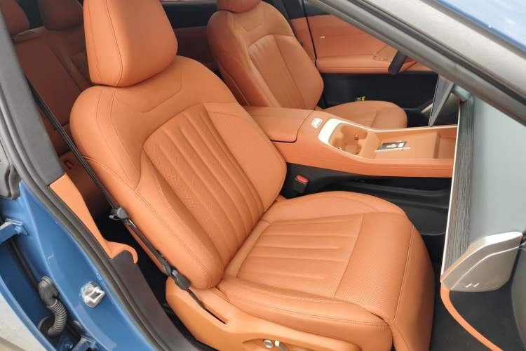 Used ONVO L60 2024 60 kWh All-Wheel Drive
