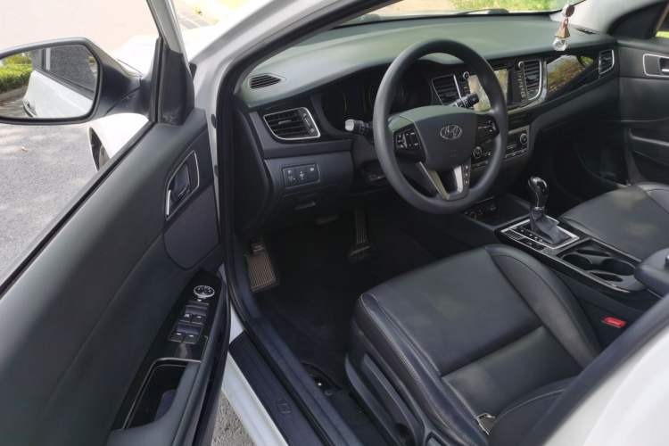 Used Hyundai Mistra 2014 1.8L Automatic Smart GLS
