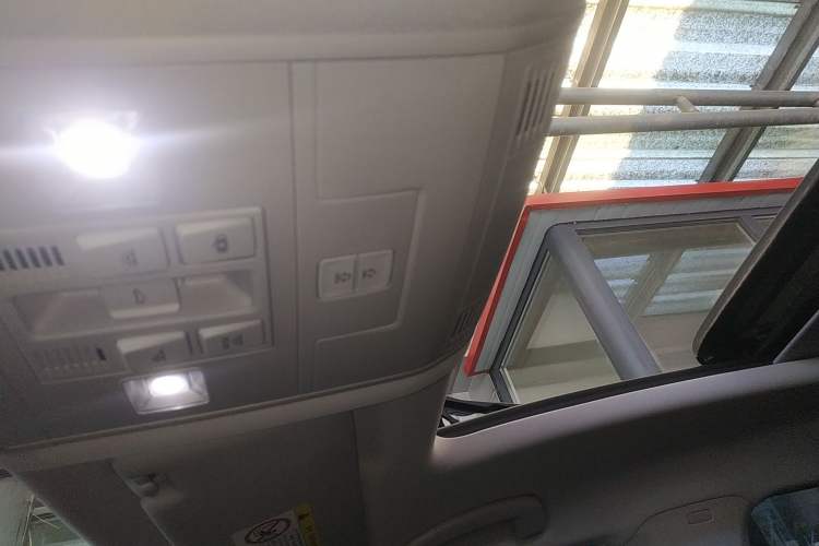 Used Volkswagen T-ROC 2021 280TSI DSG Two-Wheel Drive Comfort Connect Edition
