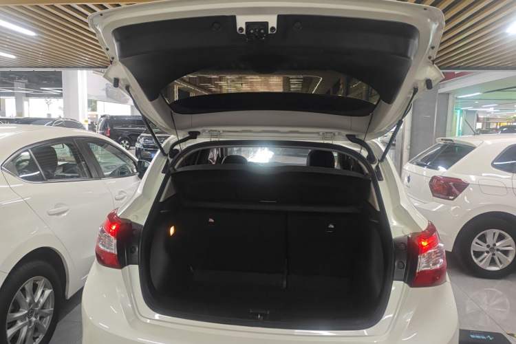 Used Nissan Tiida 2019 1.6L CVT Smart Drive Version China VI Standard
