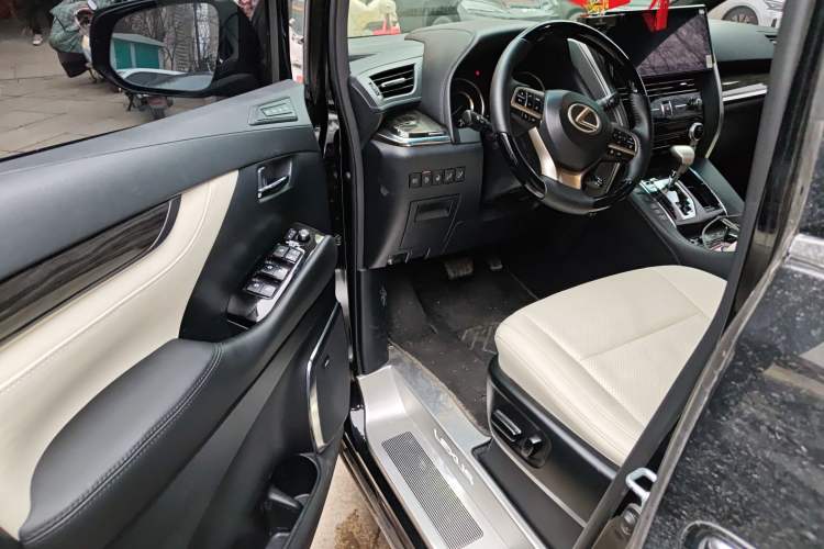 Used Toyota Alphard 2018 Revised Version 3.5L Luxury Edition