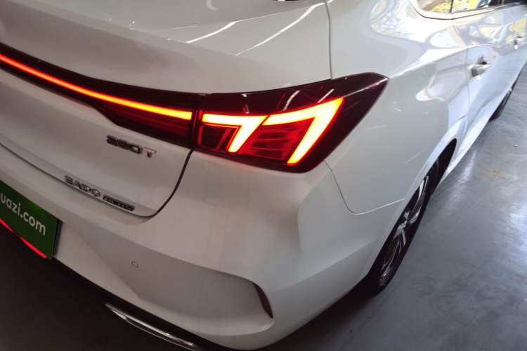 Used Changan Eado 2024 PLUS Blue Whale NE 1.4T GDI DCT High-Energy Edition
