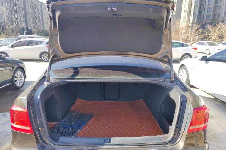 Used Volkswagen Magotan 2015 1.8TSI Advanced Model
