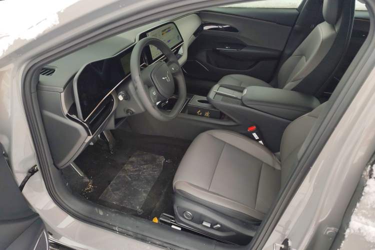 Used Hongqi EH7 2025 640 All-Wheel Drive Smart Selection Edition
