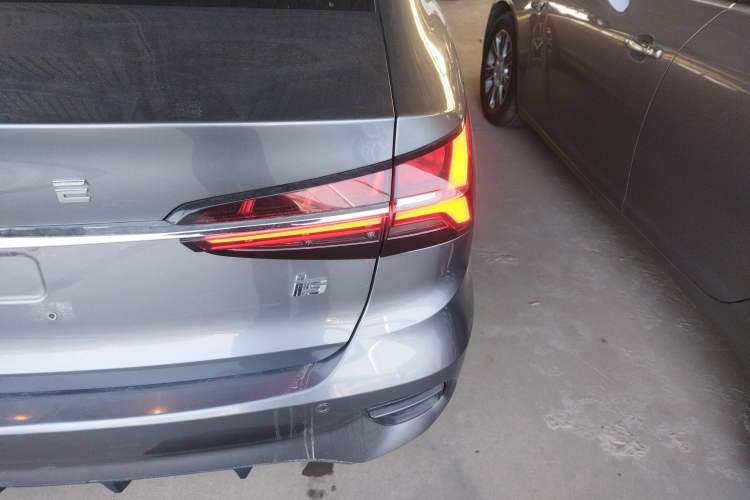 Used Roewe i5 2021 1.5L CVT Diamond Edition
