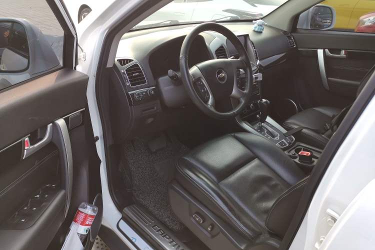 Used Chevrolet Captiva 2014 2.4L 4x4 Flagship Edition 7 Seats