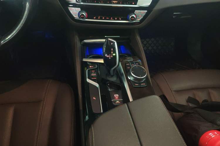 Used BMW 5 Series 2020 525Li Luxury Package
