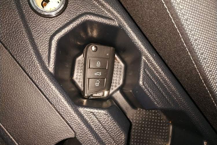 Used Volkswagen Lavida 2023 New Sharp 1.5L Automatic Outstanding New Vision Edition
