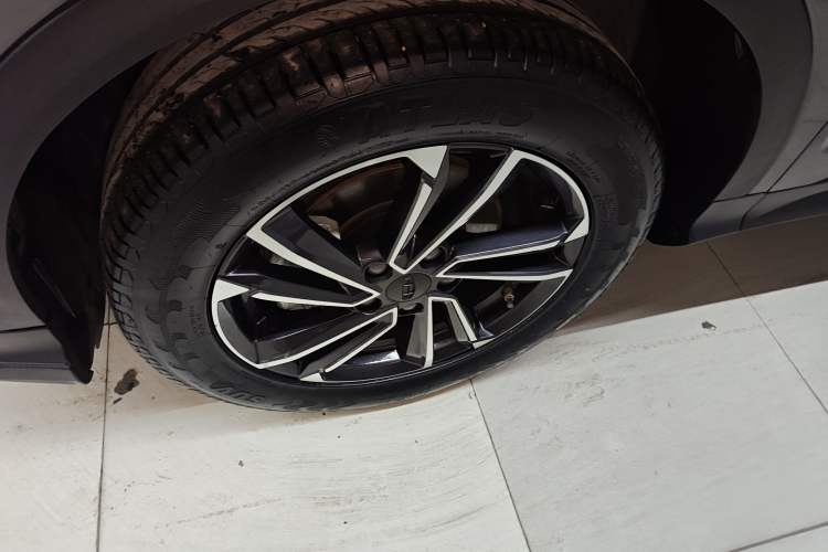 Used Geely Auto Coolray 2023 1.5T DCT Platinum Edition
