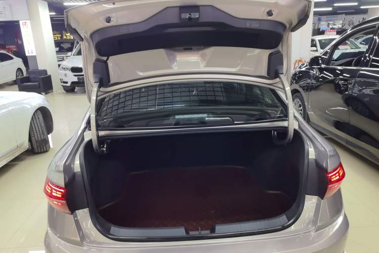 Used Volkswagen Sagitar 2020 200TSI DSG Comfort Version China VI Standard