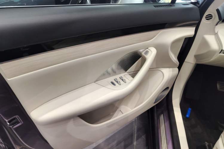 Used Hima Luxeed R7 2024 All-Electric 736 km Ultra
