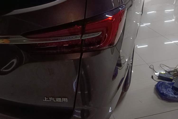 Used Buick GL8 2023 Land Executive Class Comfort Model