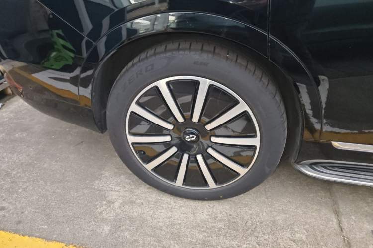 Used Hima AITO M9 2024 Range-Extended Ultra Version 42 kWh 6-Seater Model
