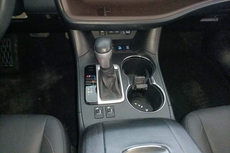 Used Toyota Highlander 2018 2.0T Four-Wheel Drive Prestige Version 7 Seats China VI Standard
