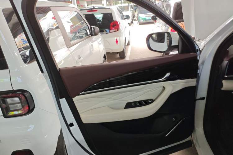 Used Geely Auto Monjaro L 2024 2.0TD High-Power Automatic Two-Wheel Drive Yunqi Version
