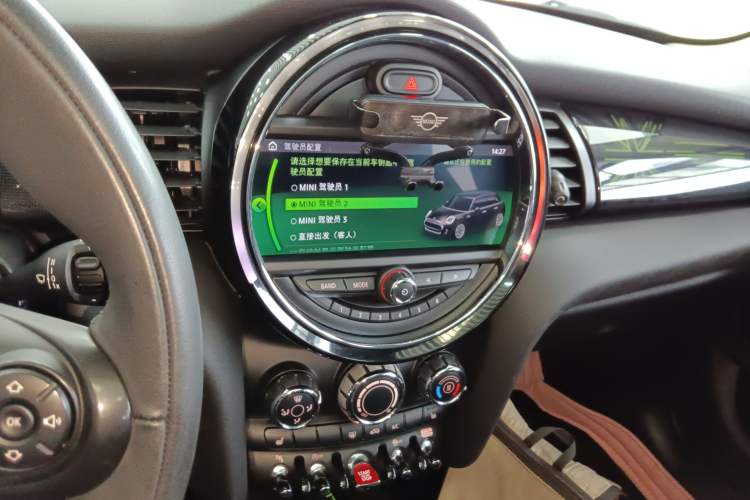 Used MINI MINI 2021 1.5T COOPER Classic Edition Five-Door Version
