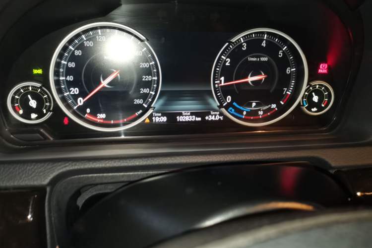 Used BMW 5 Series GT 2015 528i Leading Model
