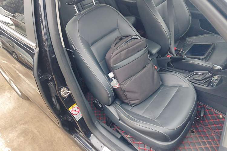 Used Volkswagen Lavida 2015 1.6L Automatic Comfort Edition
