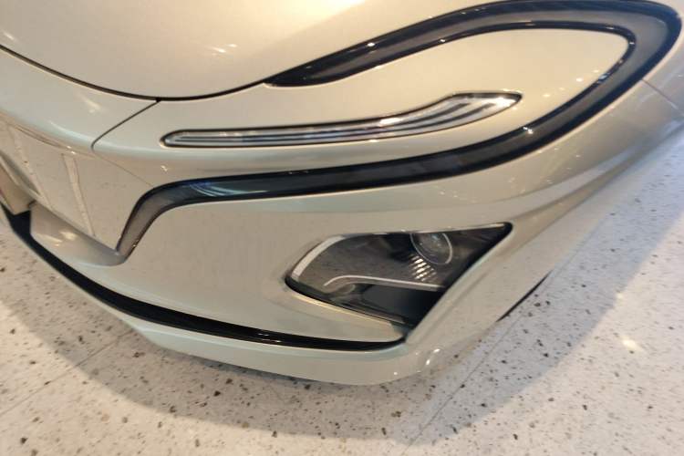 Used Hongqi E-QM5 2022 431 km Charge & Enjoy Edition
