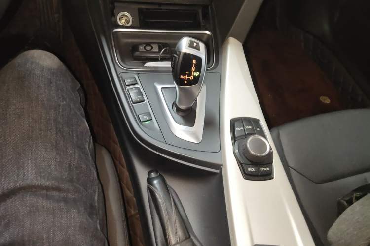 Used BMW 3 Series 2015 320Li Luxury Edition Fashion Model
