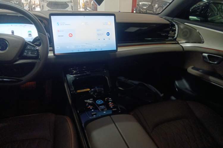 Used BYD Han 2023 DM-i Champion Edition 121KM Prestige Model
