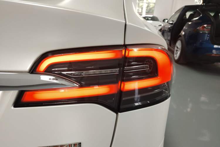 Used Tesla Model X 2019 Long-Range Version
