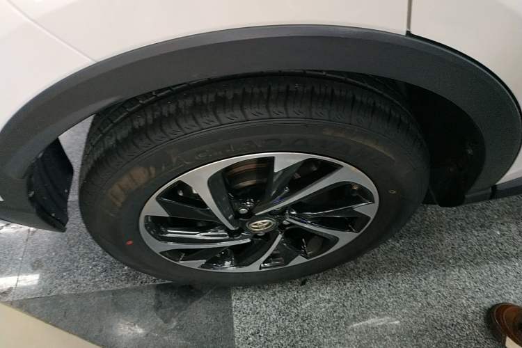 Used Toyota IZOA 2020 2.0L Yichi Version
