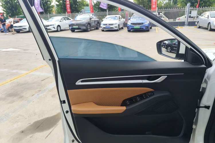 Used Geely Auto Emgrand 2025 4th Generation 1.5L CVT Flagship Version
