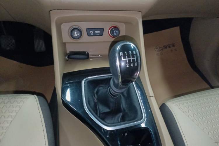 Used Baojun 730 2017 1.5T Manual Fashion Version 7 Seats China V Emission Standard
