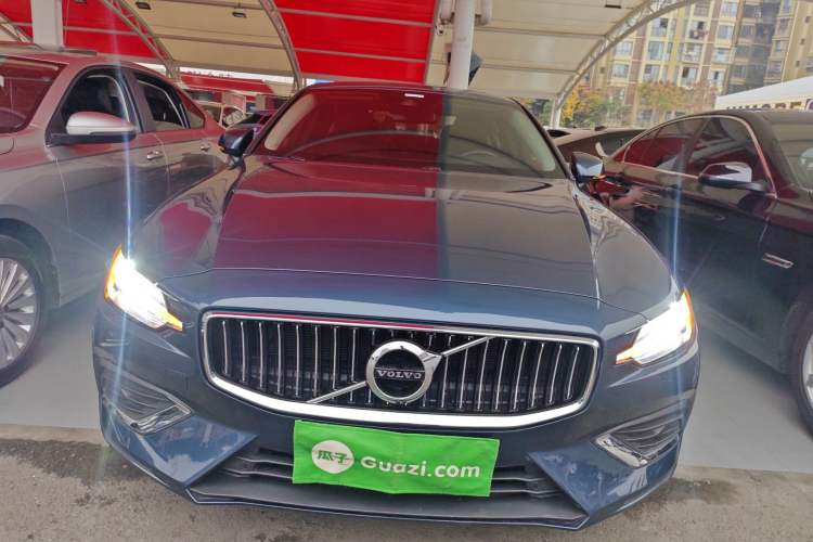 Used Volvo S60 2022 B4 Zhiyi Luxury Edition