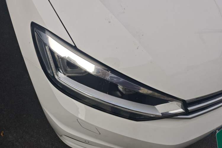 Used Volkswagen Touran 2016 Volkswagen Touran L 280TSI DSG Comfort Edition
