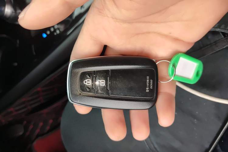 Used Toyota C-HR 2018 2.0L Luxury Sunroof Version China VI Standard
