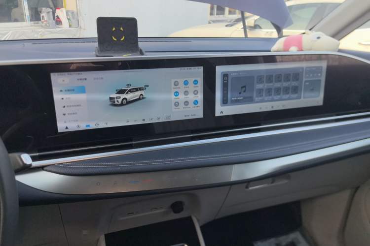 Used SAIC MAXUS G90 2022 2.0T Galaxy Seven-Seater Version
