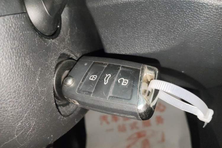 Used Volkswagen T-ROC 2019 230TSI DSG Two-Wheel-Drive Advanced Version China VI Standard
