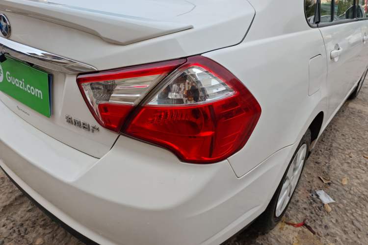 Used Venucia D50 2015 1.6L Manual Fashion Edition
