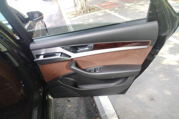 Used Audi A8 2013 A8L 30 FSI Comfort Model
