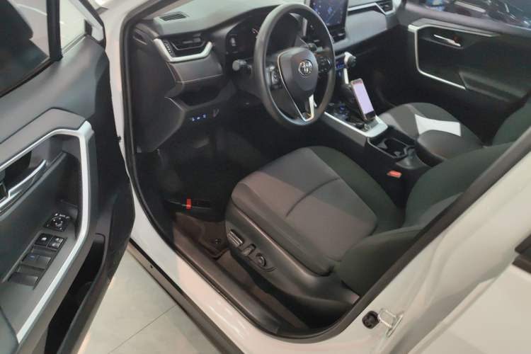 Used Toyota RAV4 2022 2.0L CVT Two-Wheel Drive Fashion Edition
